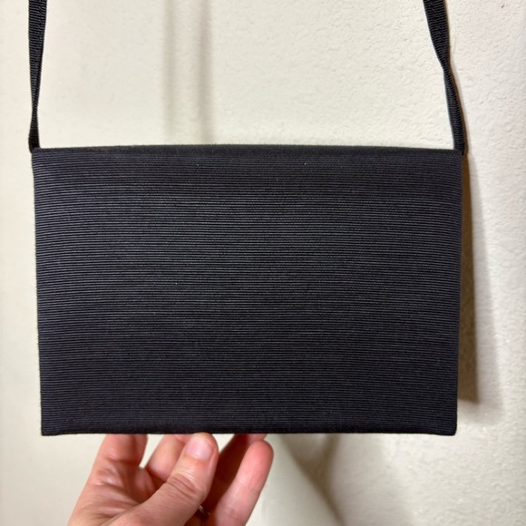 Vintage Black Evening Handbag with Embroidered Detailing from Austria - Picture 4 of 7